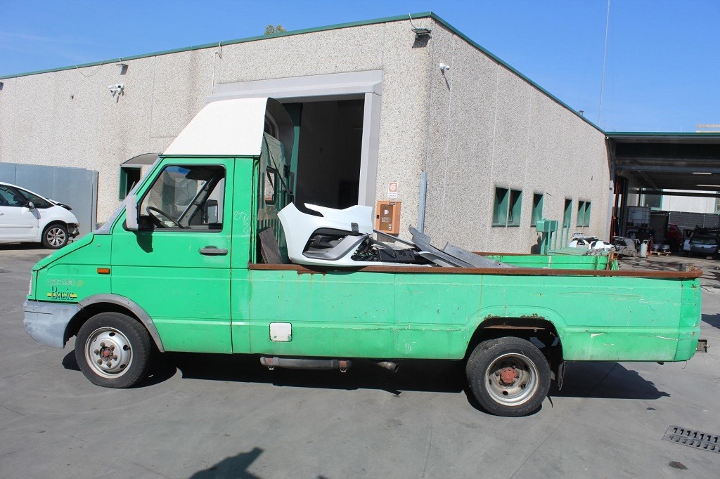 IVECO DAILY 35 2.5 D 55KW 5M 2P (1995) RICAMBI IN MAGAZZINO
