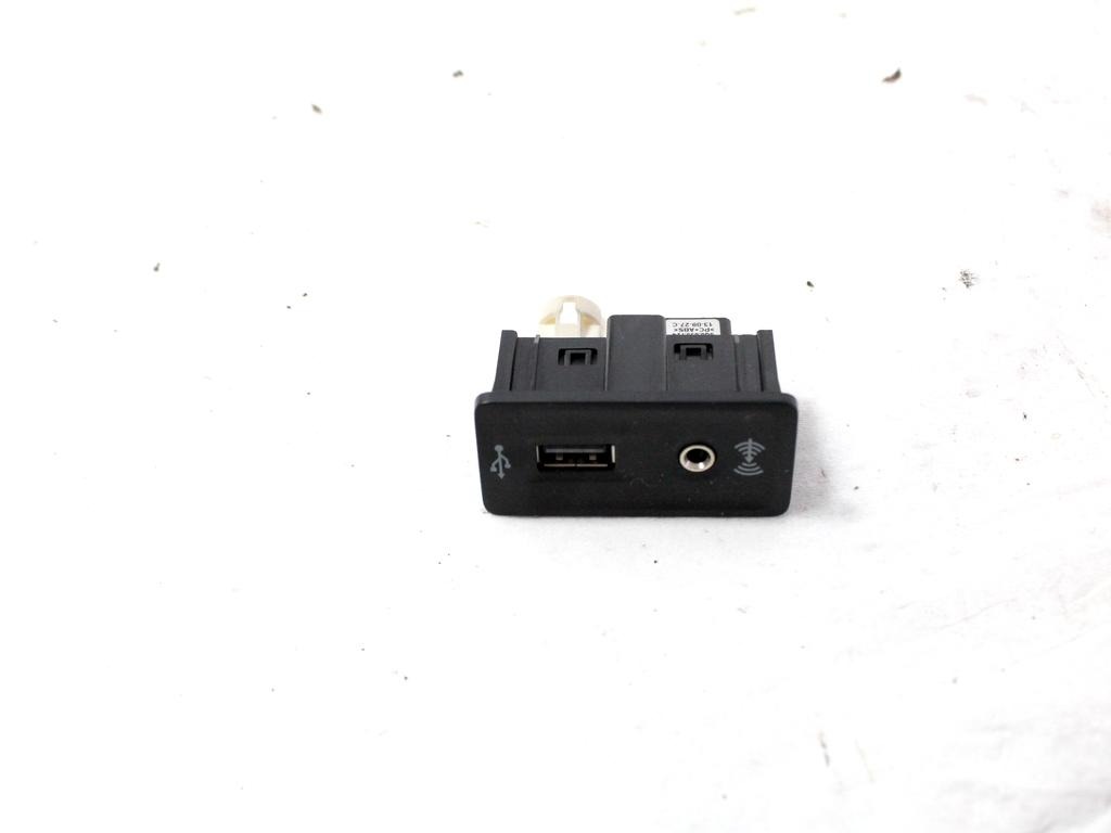 5G0035222C PORTA INGRESSO USB AUX VOLKSWAGEN GOLF 7 1.6 D 77KW 5M 5P (2014) RICAMBIO USATO 5Q0035724
