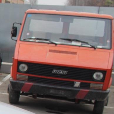 IVECO DAILY 35-8 2.5 D 53KW 5M 2P (1980) RICAMBI IN MAGAZZINO