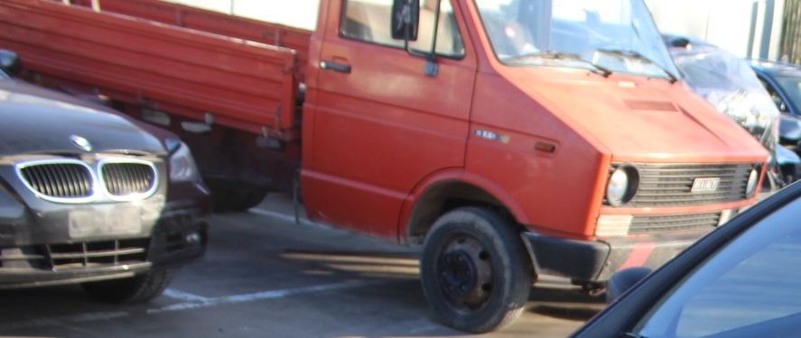 IVECO DAILY 35-8 2.5 D 53KW 5M 2P (1980) RICAMBI IN MAGAZZINO