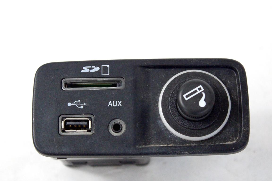 68139536AC PORTE INGRESSO USB/AUX JEEP CHEROKEE 2.0 D 103KW 6M 5P (2015) RICAMBIO USATO CON ACCENDISIGARI