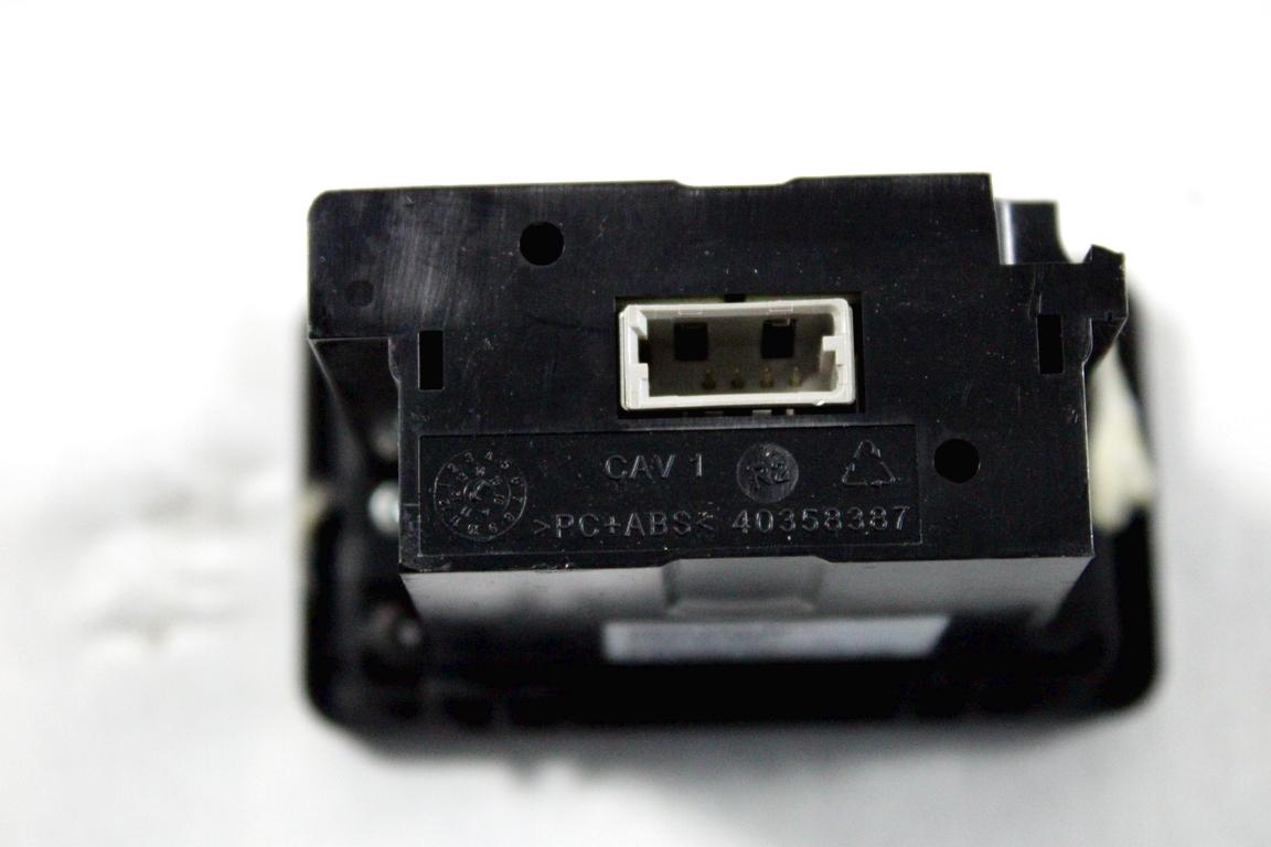 CH2219C166AB PORTE INGRESSO USB LAND ROVER DISCOVERY 4 3.0 D 4X4 155KW AUT 5P (2012) RICAMBIO USATO