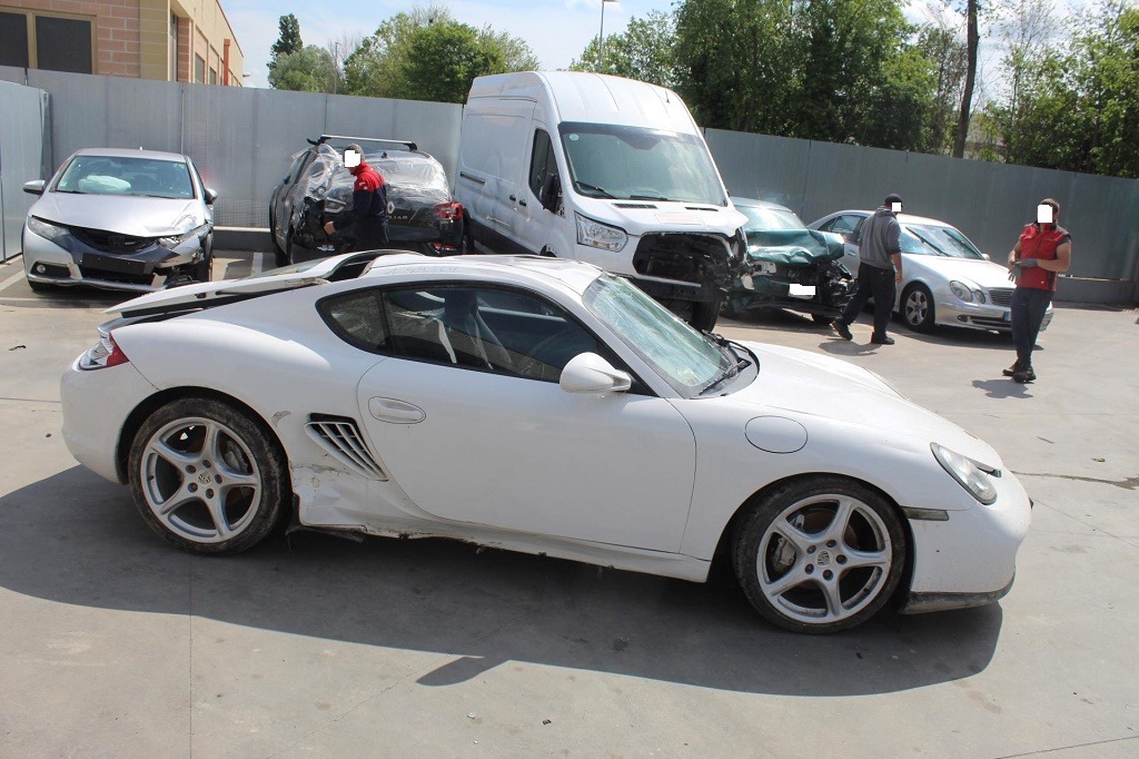 PORSCHE CAYMAN 987 MK2 2.9 B 195KW 6M 3P (2009) RICAMBI USATI AUTO IN PIAZZALE 