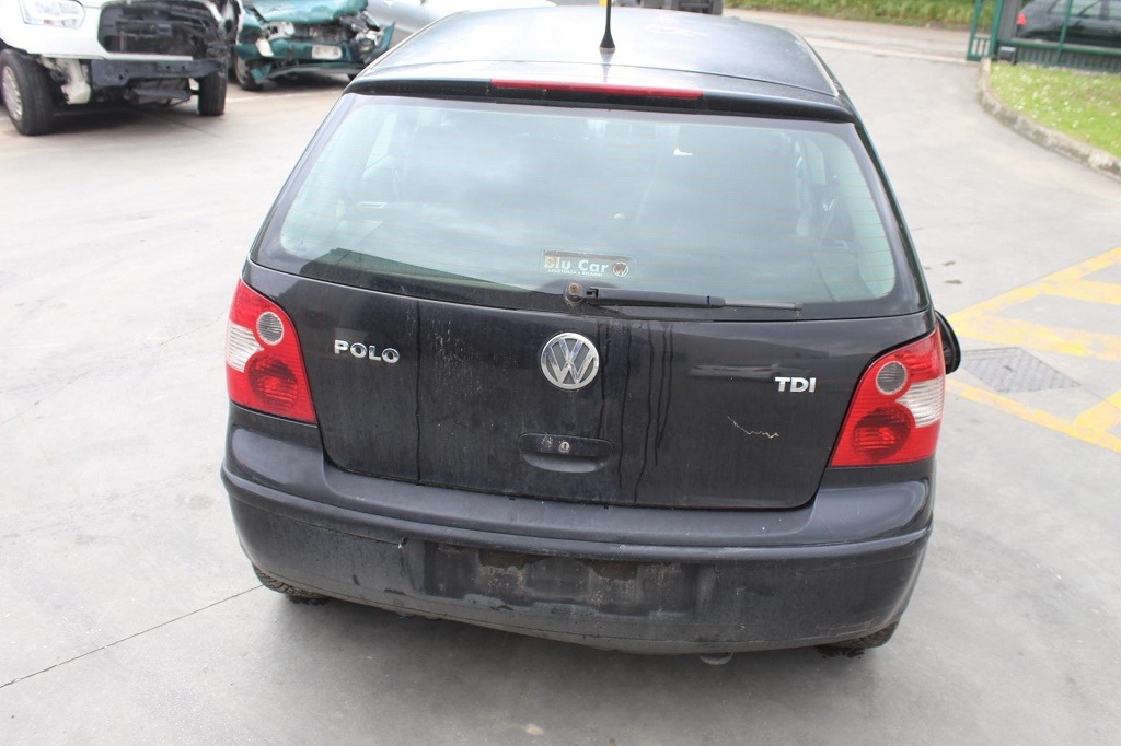 VOLKSWAGEN POLO 1.9 D 74KW 5M 5P (2003) RICAMBI USATI AUTO IN PIAZZALE 