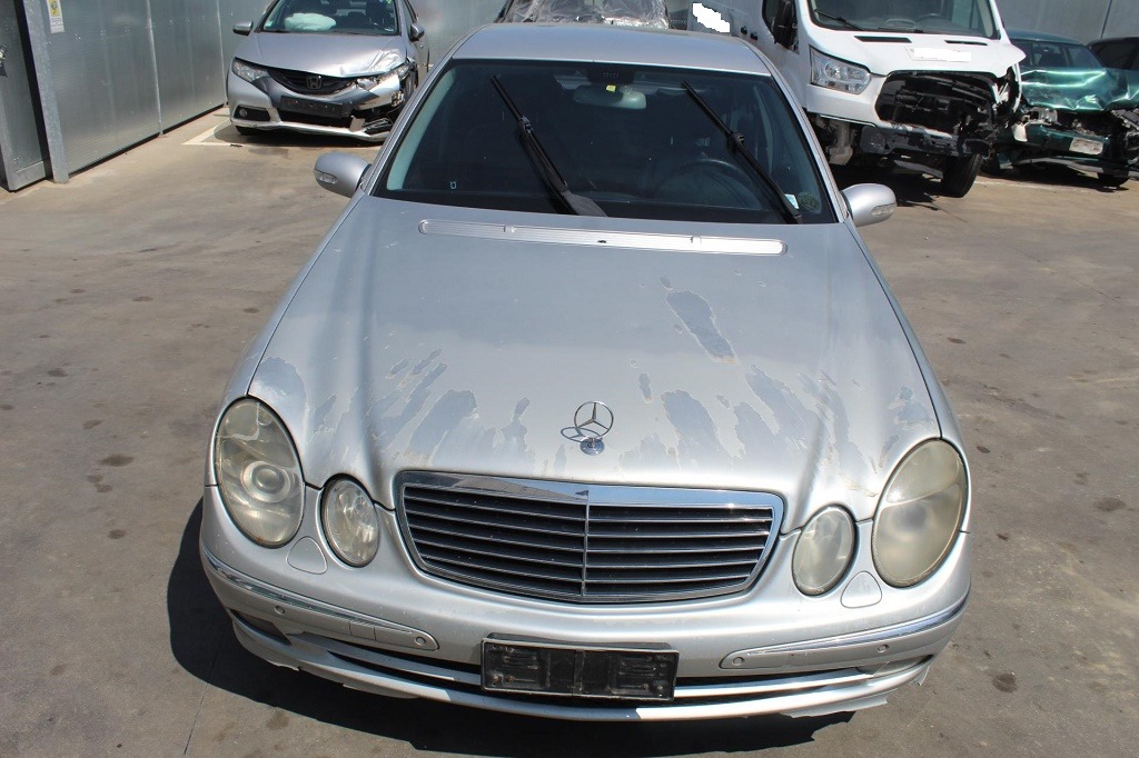 MERCEDES CLASSE E 270 W211 2.7 D 130KW AUT 4P (2004) RICAMBI USATI AUTO IN PIAZZALE 