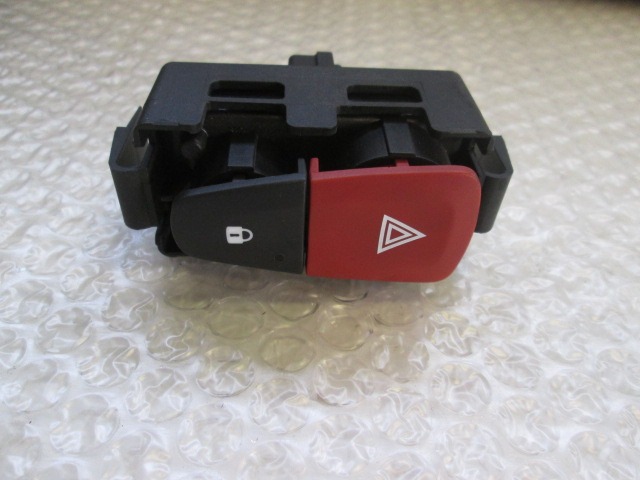 INTERRUPT.LUCES INTERMIT./CIERRE CENTRAL OEM N. 8200214896 PIEZAS DE COCHES USADOS RENAULT MEGANE MK3 BER/SPORTOUR/ESTATE (2009 - 2015) DIESEL DESPLAZAMIENTO 15 ANOS 2009