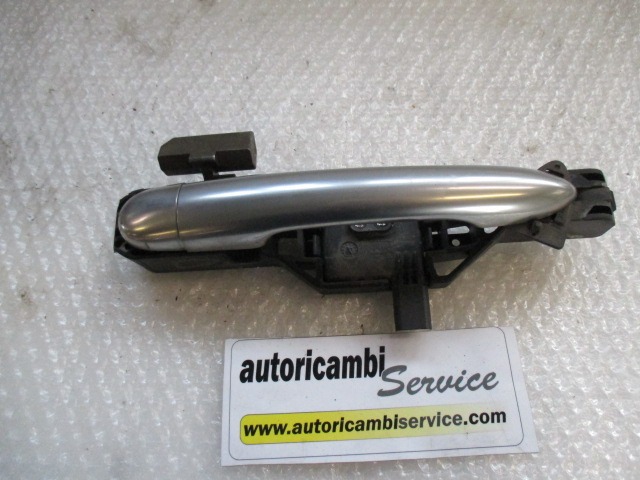 MANIJA DE LA PUERTA DELANTERA DERECHA OEM N. 7701472932 PIEZAS DE COCHES USADOS RENAULT LAGUNA MK2 BER/SW (11/2000 - 12/2004) DIESEL DESPLAZAMIENTO 19 ANOS 2003