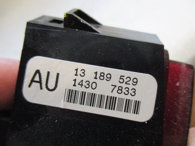 INTERRUPT.LUCES INTERMIT./CIERRE CENTRAL OEM N. 14307833 PIEZAS DE COCHES USADOS OPEL CORSA D (2006 - 2011) BENZINA/GPL DESPLAZAMIENTO 12 ANOS 2010