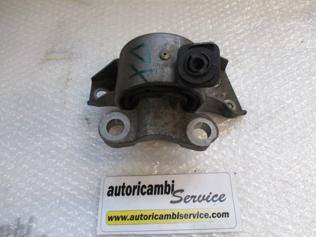 SOPORT DEL MOTOR OEM N.  PIEZAS DE COCHES USADOS OPEL CORSA D (2006 - 2011) BENZINA/GPL DESPLAZAMIENTO 12 ANOS 2010