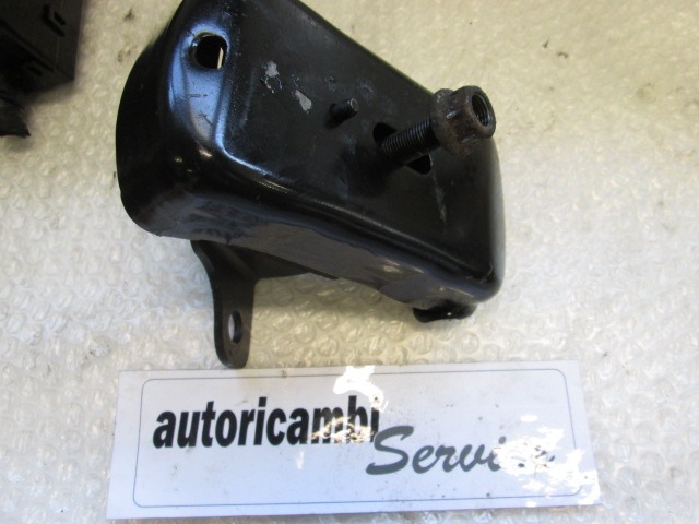 SOPORT DEL MOTOR OEM N. 218123E150 PIEZAS DE COCHES USADOS KIA SORENTO (2002 - 2009) DIESEL DESPLAZAMIENTO 25 ANOS 2004