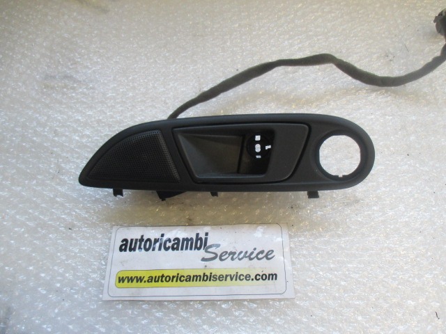 MANETA ABREPUERTA OEM N. 8A61-A220 PIEZAS DE COCHES USADOS FORD FIESTA (09/2008 - 11/2012) BENZINA/GPL DESPLAZAMIENTO 14 ANOS 2010