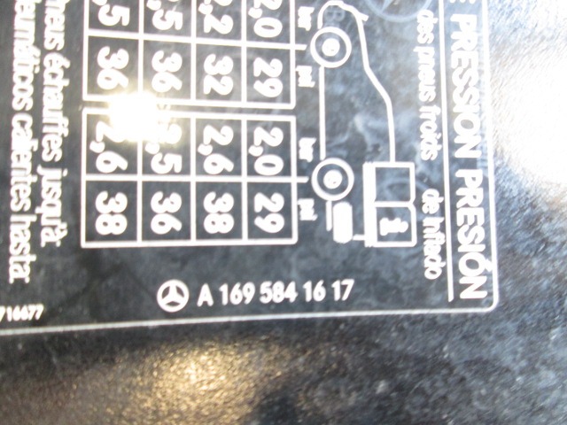 COLGAJO DE COMBUSTIBLE OEM N. A1695841918 PIEZAS DE COCHES USADOS MERCEDES CLASSE B W245 T245 5P (2005 - 2011) DIESEL DESPLAZAMIENTO 20 ANOS 2007