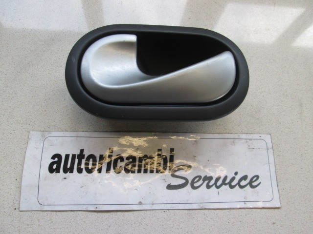 MANETA ABREPUERTA OEM N. 8200843631 PIEZAS DE COCHES USADOS RENAULT MEGANE BER/GRANDTOUR  (2006 - 2009) DIESEL DESPLAZAMIENTO 15 ANOS 2008