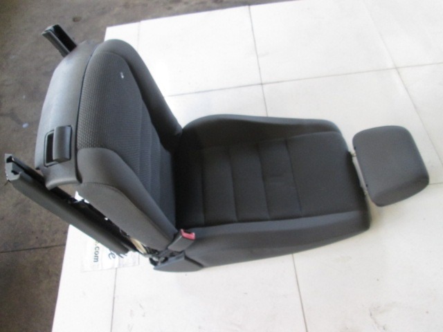 ASIENTO DELANTERO DERECHO OEM N. 17182 SEDILE ANTERIORE DESTRO TESSUTO PIEZAS DE COCHES USADOS VOLKSWAGEN TOUAREG (2002 - 2007)DIESEL DESPLAZAMIENTO 25 ANOS 2004