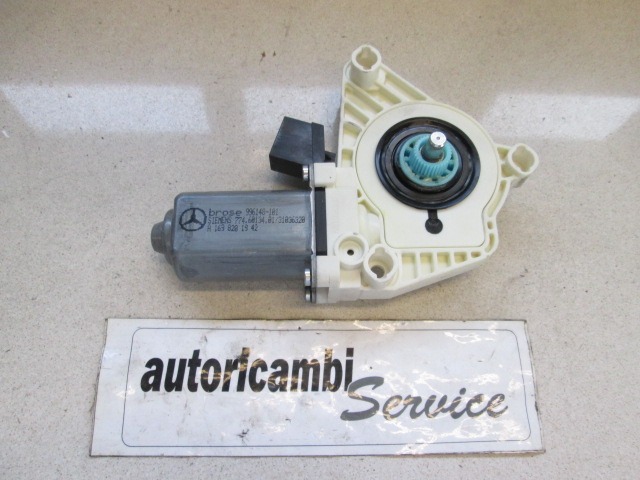 MOTOR DE LA VENTANA DE LA PUERTA TRASERA OEM N. A1698201942 PIEZAS DE COCHES USADOS MERCEDES CLASSE A W169 5P C169 3P (2004 - 04/2008) DIESEL DESPLAZAMIENTO 20 ANOS 2006