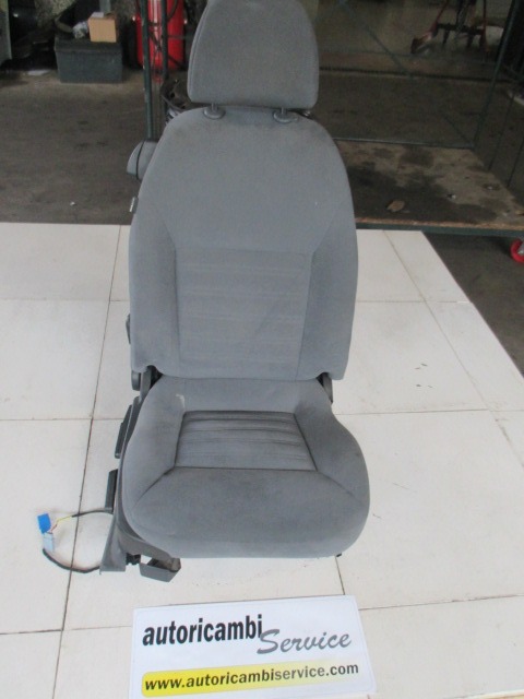 ASIENTO DELANTERO DERECHO OEM N.  PIEZAS DE COCHES USADOS FIAT CROMA (2005 - 10/2007)  DIESEL DESPLAZAMIENTO 19 ANOS 2007