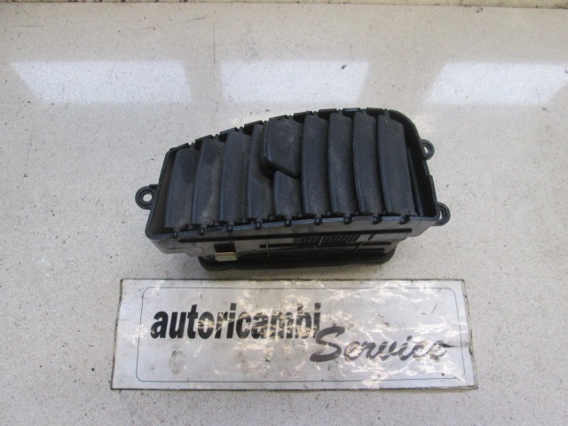 BOQUILLAS DE VENTILACI?N CENTRAL. OEM N. 97430-3E000 PIEZAS DE COCHES USADOS KIA SORENTO (2002 - 2009) DIESEL DESPLAZAMIENTO 25 ANOS 2004