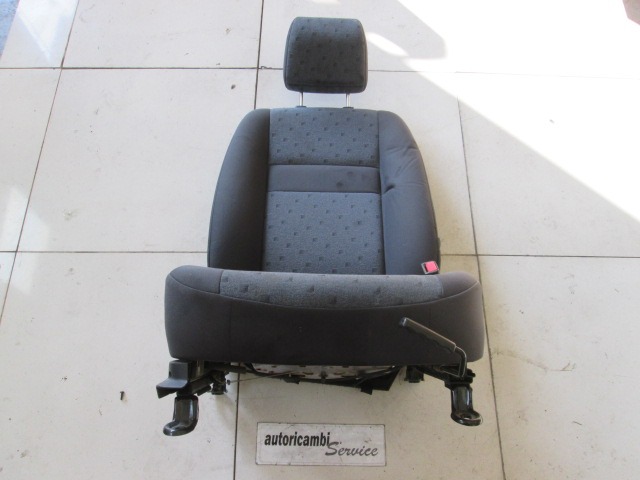 ASIENTO DELANTERO DERECHO OEM N. 16812 SEDILE ANTERIORE DESTRO TESSUTO PIEZAS DE COCHES USADOS HYUNDAI GETZ (2002 - 02/2006) DIESEL DESPLAZAMIENTO 15 ANOS 2005