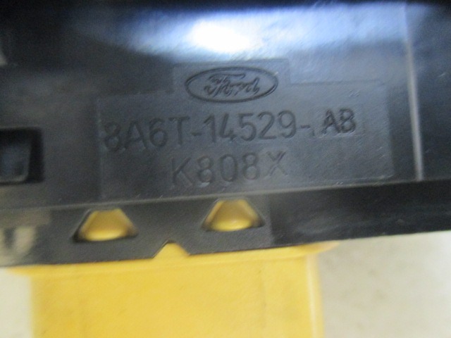 INTERRUPTOR ALZACRISTALES OEM N. 8A6T-14529 PIEZAS DE COCHES USADOS FORD FIESTA (09/2008 - 11/2012) BENZINA/GPL DESPLAZAMIENTO 14 ANOS 2010