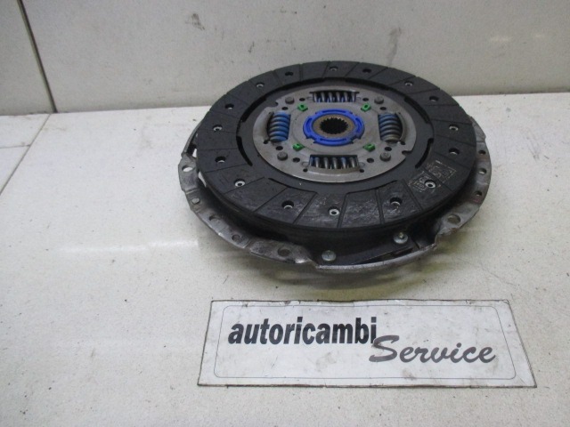 EMBRAGUE OEM N. 1025843 PIEZAS DE COCHES USADOS LANCIA Y YPSILON 843 (2003-2006) DIESEL DESPLAZAMIENTO 13 ANOS 2004