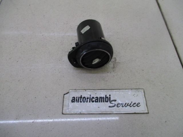 SALIDA DE AIRE OEM N. 735357282 PIEZAS DE COCHES USADOS ALFA ROMEO 147 937 RESTYLING (2005 - 2010) DIESEL DESPLAZAMIENTO 19 ANOS 2006