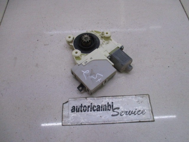 MOTOR DE LA VENTANA DE LA PUERTA TRASERA OEM N. 7M5T-14B534 PIEZAS DE COCHES USADOS FORD FOCUS BER/SW (2008 - 2011) DIESEL DESPLAZAMIENTO 16 ANOS 2010